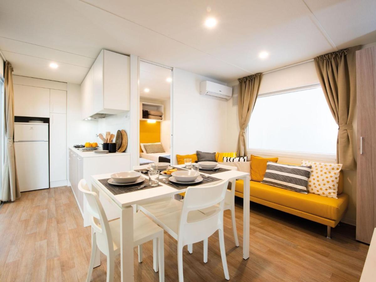 Premium Mobile Home In Novalja Exterior photo