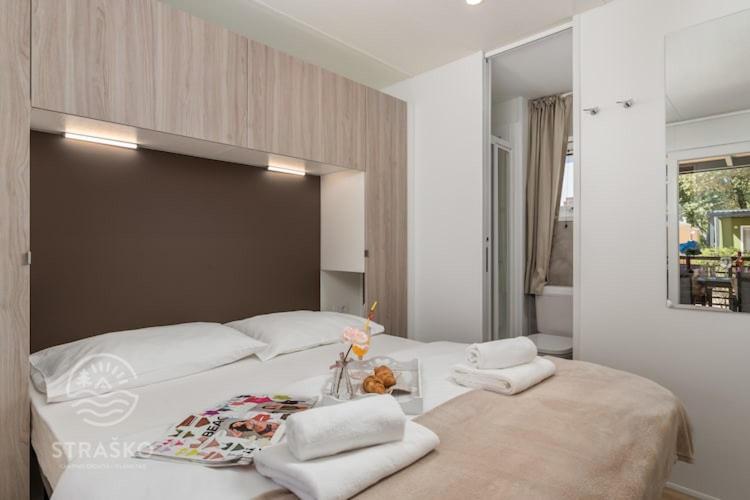 Premium Mobile Home In Novalja Exterior photo